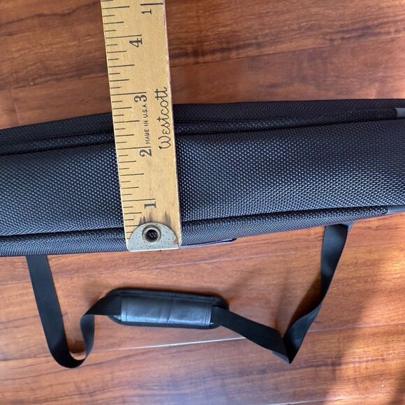 KENNETH COLE REACTION R-Tech 17"‎ Laptop Bag Briefcase Black Handles & Strap - Picture 9 of 16